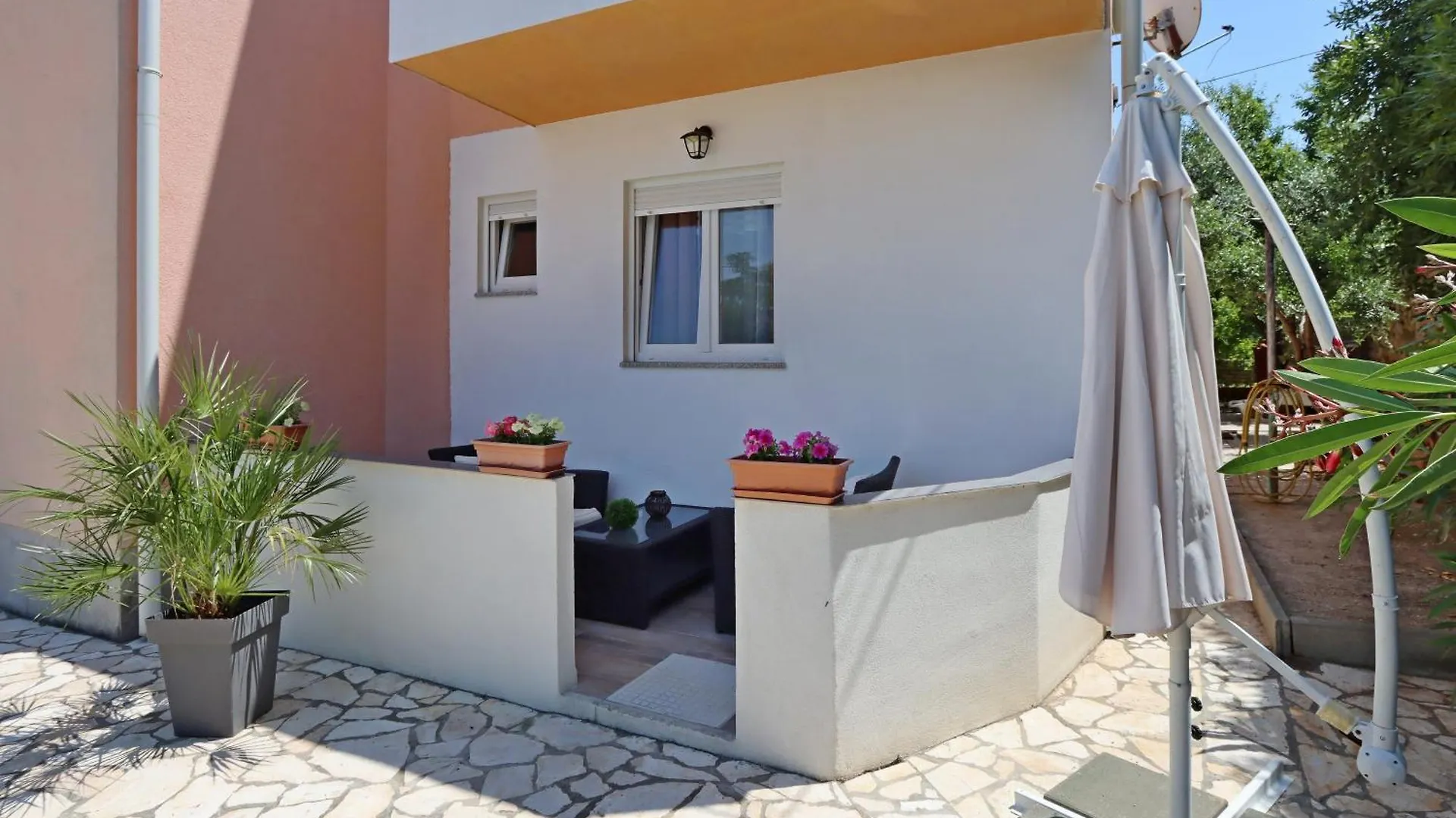 Seaside Apartments With A Swimming Pool Pag - 6412 Pag Town Kroatien