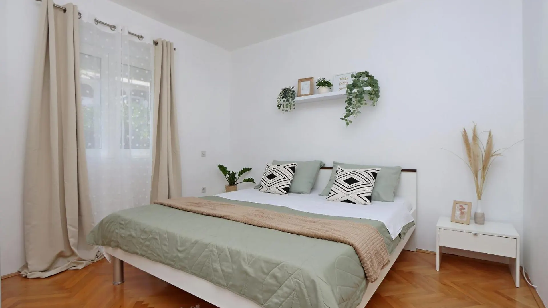 Seaside Apartments With A Swimming Pool Pag - 6412 Pag Town