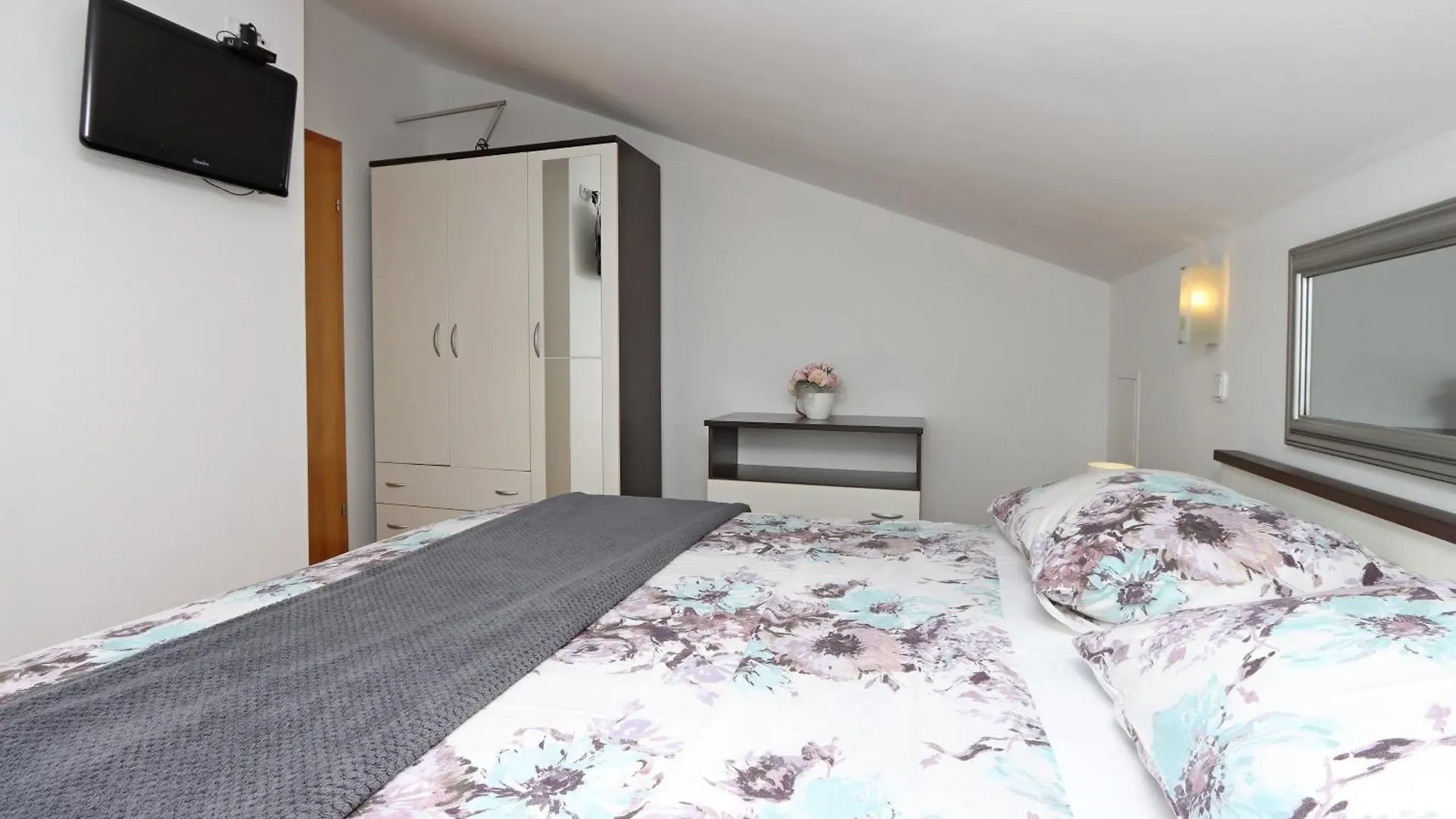 Seaside Apartments With A Swimming Pool Pag - 6412 Pag Town