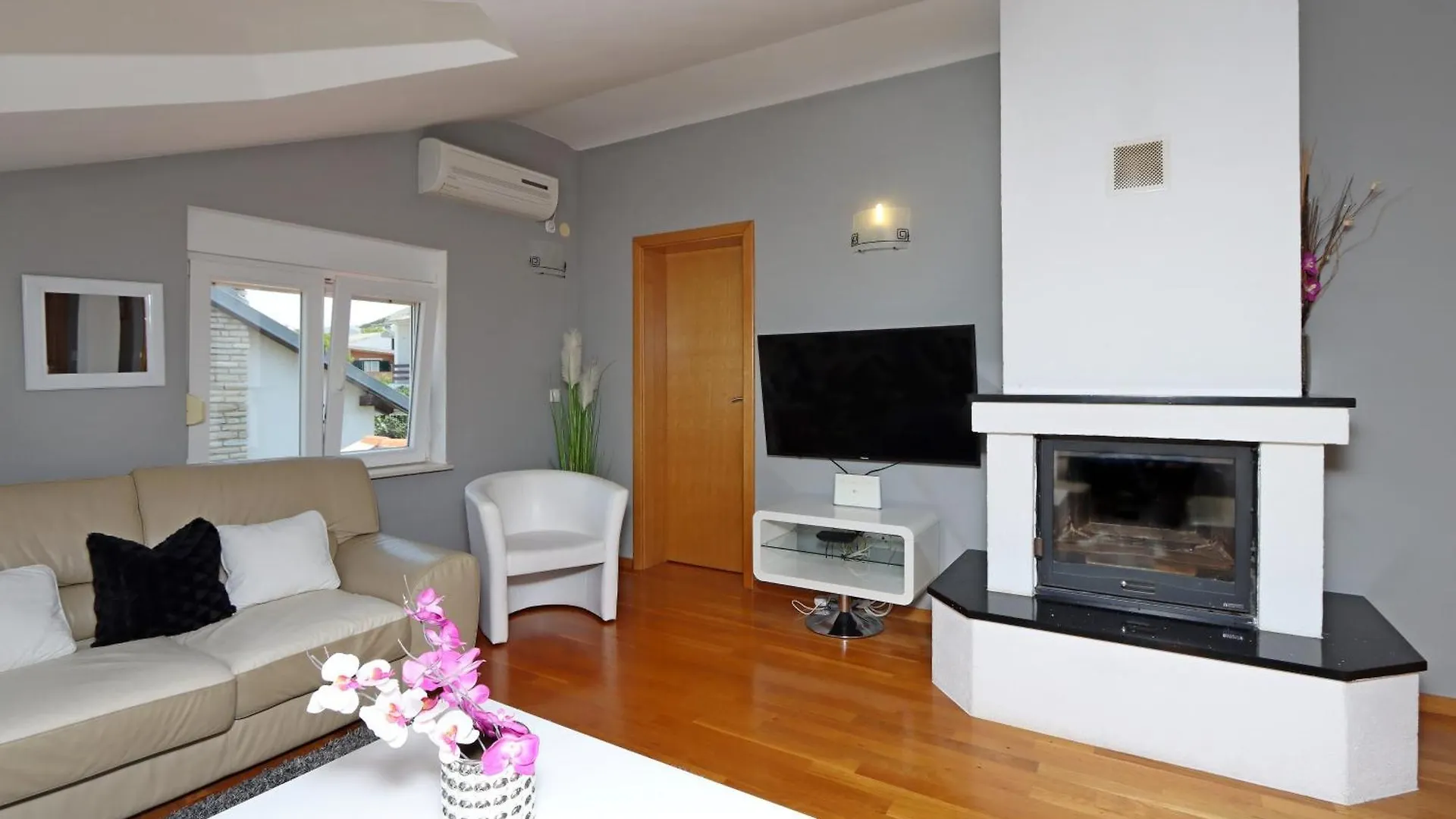 Seaside Apartments With A Swimming Pool Pag - 6412 Pag Town