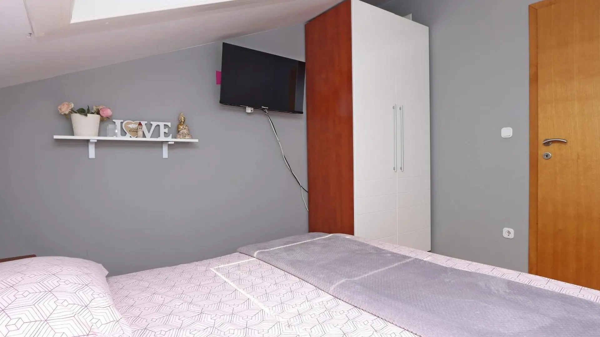 Seaside Apartments With A Swimming Pool Pag - 6412 Pag Town